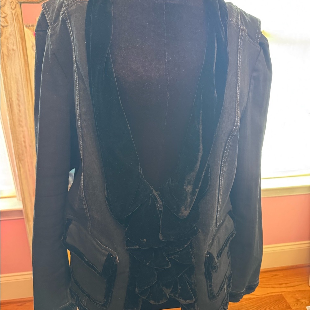 Luxurious Black Velvet and denim Blazer with Fitted Silhouette